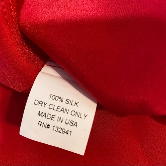 AMANDA UPRICHARD V-NECK 100% SILK long sleeve flowy red dressy blouse - Picture 7 of 7